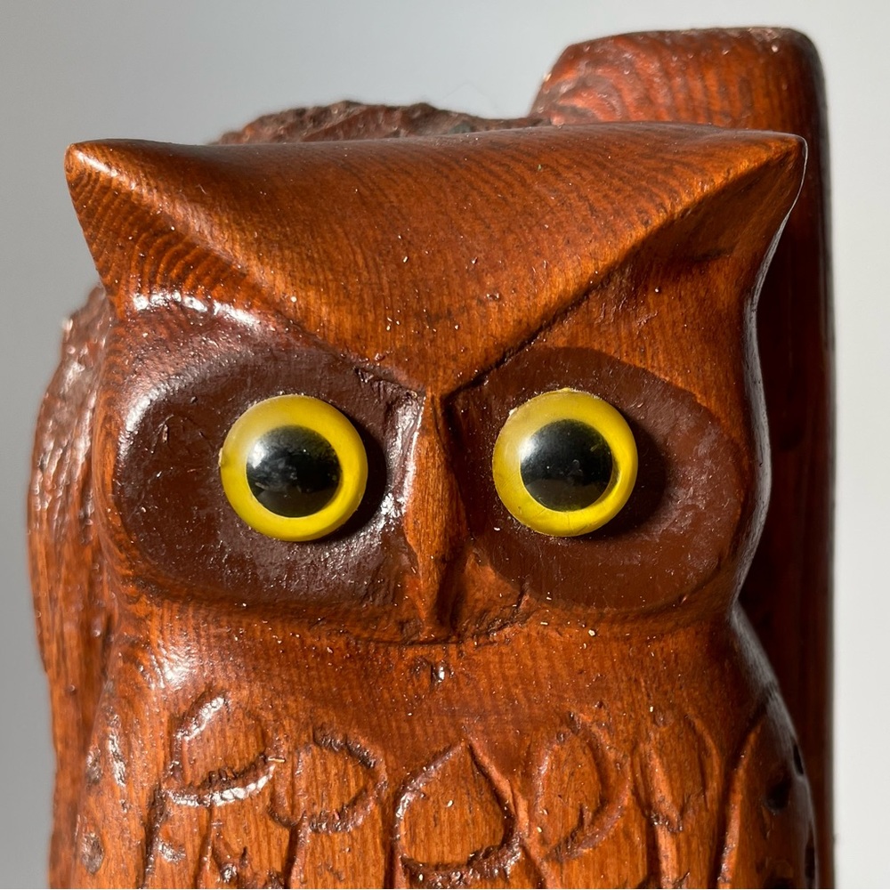 VINTAGE Mid-century Carved Wooden Owl Statue with Yellow Eyes - Picture 5 of 11